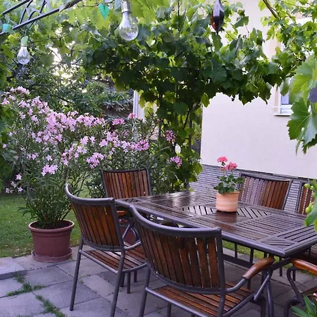 18 Apartman *